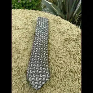 Geoff Nicholson Made in Italy Silk Tie | Gray Paisley | Classic Menswear | EUC